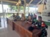 Awasi Penyaluran BLT DD, Babinsa Koramil Nusa Penida Tunjukkan Kepedulian Akan Kesejahteraan Masyarakat