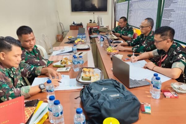 Pemeriksaan Jembatan Garuda oleh Tim Itdam XXII dan Komandan Kodim 1015