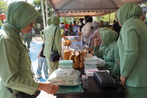 Kodim 1420/Sidrap adakan layanan kesehatan dan bazar murah untuk masyarakat