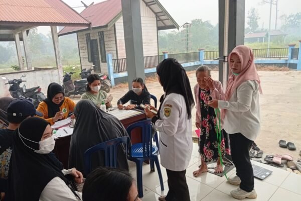 Partisipasi TNI dalam Musrenbangdes dan Kegiatan Kesehatan di Sare Rangan