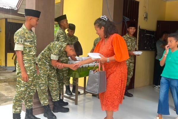 Membangun Harmoni: Yonif TP 859/RBK dan Warga Supiori Berkolaborasi