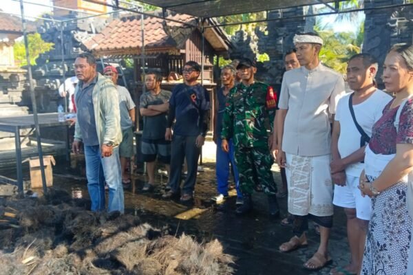 Pura Paibon di Dusun Peninjauan Terbakar, Kerugian Tujuh Pelinggih Terjadi
