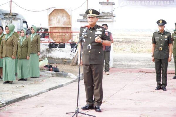 Komandan Kodim Sidrap Haturkan Bakti di Makam Pahlawan untuk HUT TNI
