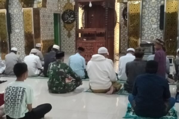 Salat Subuh Bersama, TNI Dekatkan Diri dengan Komunitas di Sidrap