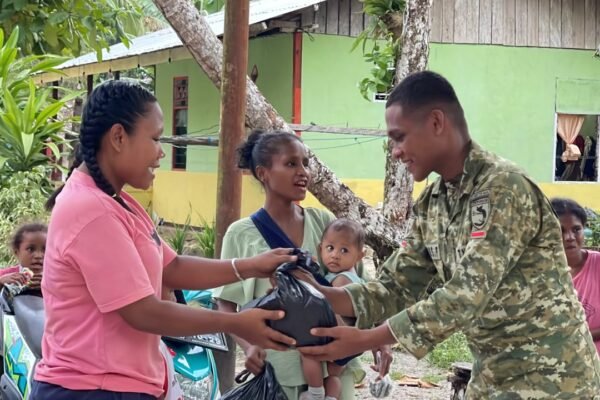 Yonif TP 859/RBK adakan kegiatan sosial dalam rangka HUT TNI ke-81