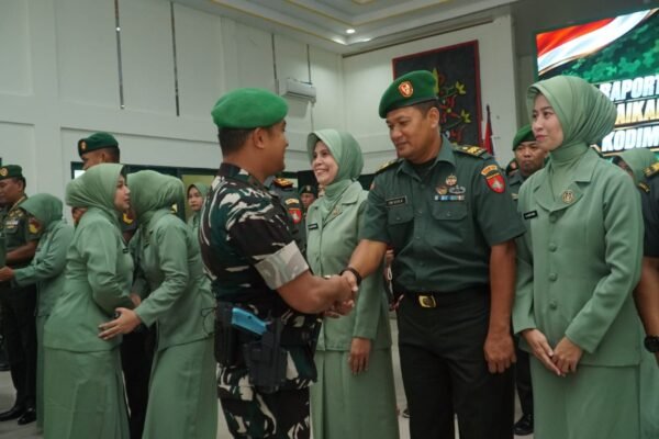 Penghargaan dan Perayaan Kenaikan Pangkat di Kodim 1011 Kuala Kapuas