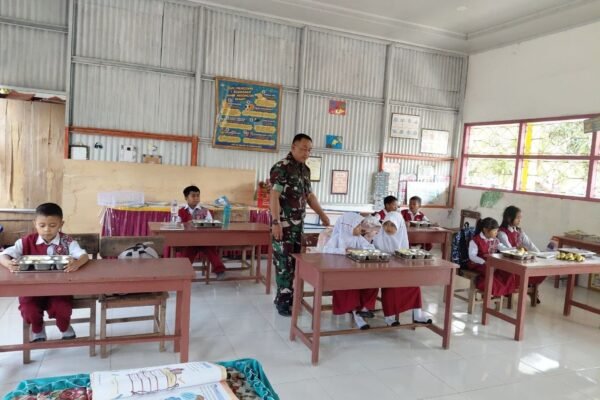 Inisiatif Babinsa Kodim 1420/Sidrap Tingkatkan Akses Makanan Bergizi untuk Anak