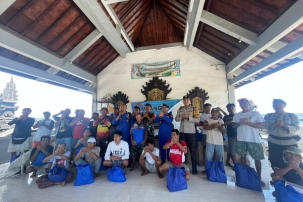 Kolaborasi TNI dan Polri dalam Mengamankan Kegiatan Sosialisasi Nelayan di Nusa Penida
