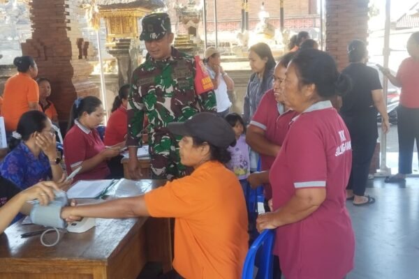 Peningkatan Layanan Kesehatan melalui Posyandu bagi Balita dan Lansia di Bunutin