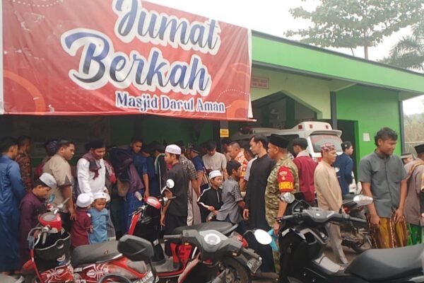 Kodim 1018/Gunung Mas Laksanakan Jumat Berkah di Masjid Darul Aman Tewah