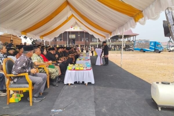 Meriahnya Perayaan Hari Jadi Kutai Timur dengan Pembukaan Erau Tradisional