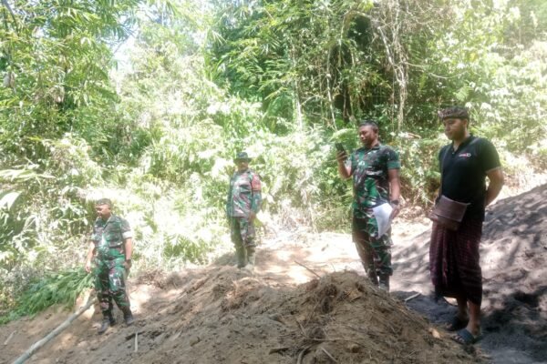 Dandim dan Babinsa Evaluasi Situs Pembangunan Jembatan di Desa Peninjoan