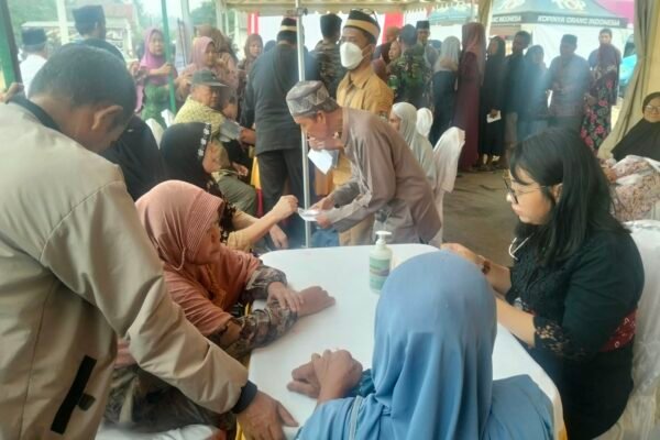 Pelayanan Kesehatan Gratis dalam TMMD ke-130 Dapat Respons Positif Warga