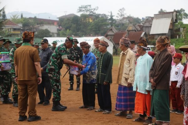 Peningkatan Akses dan Potensi Ekonomi di Desa Citorek Barat Melalui TMMD