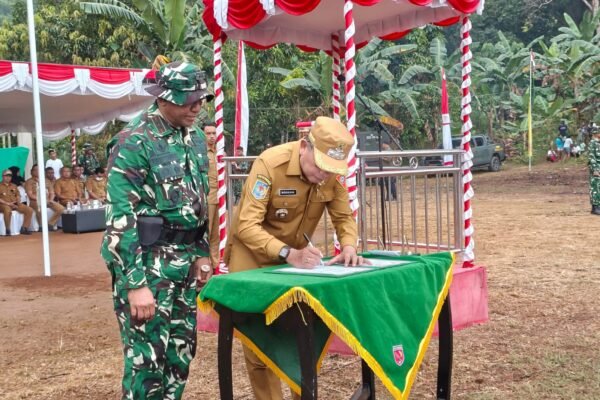 Membangun Sinergi Bersama Masyarakat Lewat Program TMMD ke-130