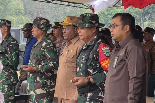 Komandan Kodim 1705/Nabire Resmikan TMMD Ke-130 di Wanggar Sari