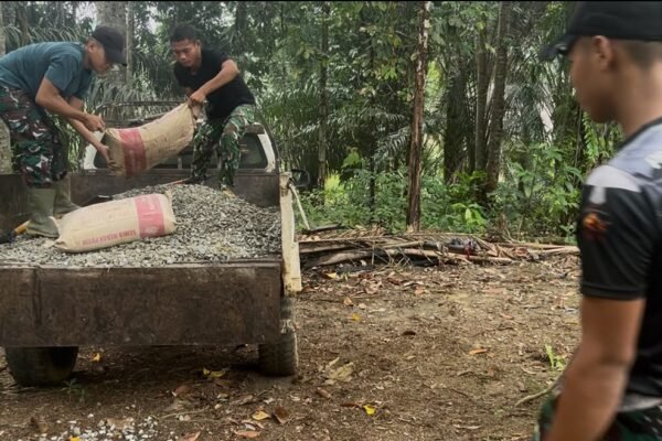 Satgas TMMD Ke-130 Kodim 1210/Landak Kuatkan Ketahanan Proyek Pembangunan
