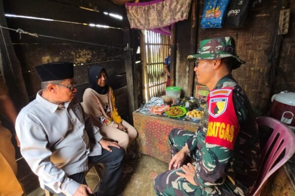 Kunjungan Letkol Bayu Nugroho: TNI Berikan Bantuan RTLH di Desa Taji