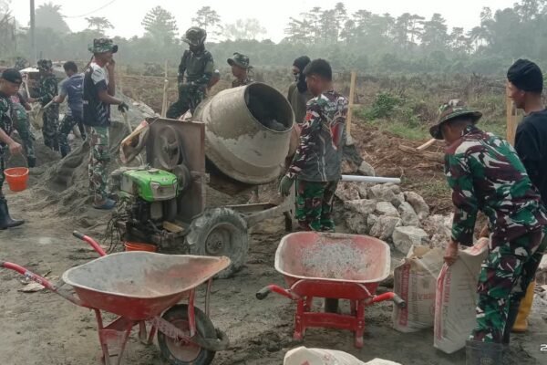 Kemajuan Proyek Jalan Parumpanai Dorong Partisipasi Warga dan TNI