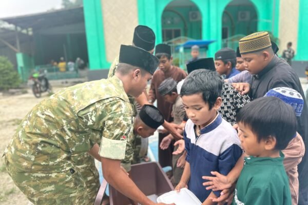 Kehangatan Sosial: Yonif TP 859/RBK Galang Toleransi di Supiori