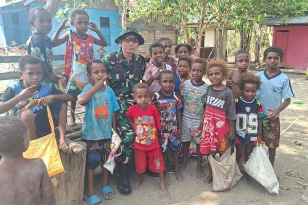 TNI Melalui TMMD Dukung Interaksi Anak Yamboi dan Wujudkan Kebersamaan