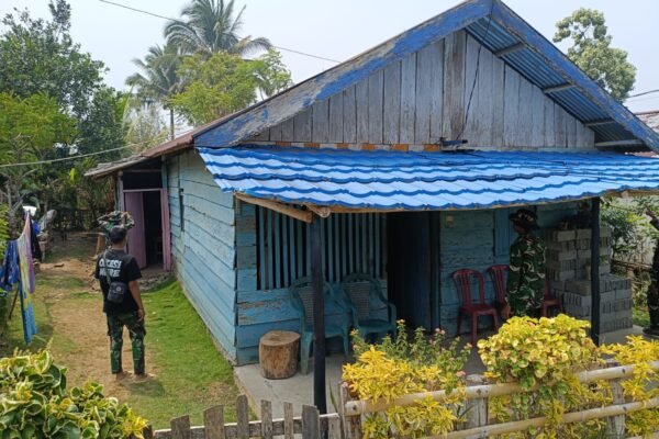 Kodim 1307/Poso Mulai Rehabilitasi Rumah Ibu Minya Tarante di TMMD