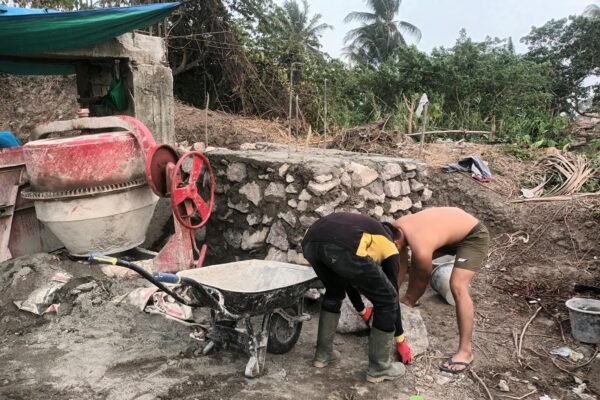 Proses Pembangunan Jembatan Gantung Sipodeceng Dukung Mobilitas Warga Secara Bertahap
