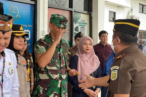 Kepala Kejaksaan Tinggi Kunjungi Gunung Mas Didampingi Pemimpin Daerah