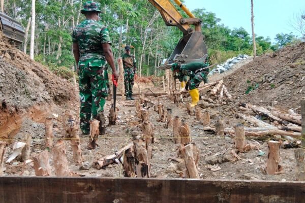 Satgas TMMD ke-130 fokus pada pemasangan trucuk galam untuk jembatan Karang Rejo