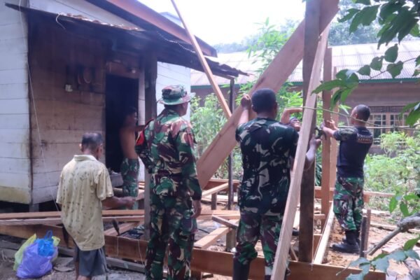 TNI Gencarkan Renovasi untuk Rumah Layak Warga Muara Teweh