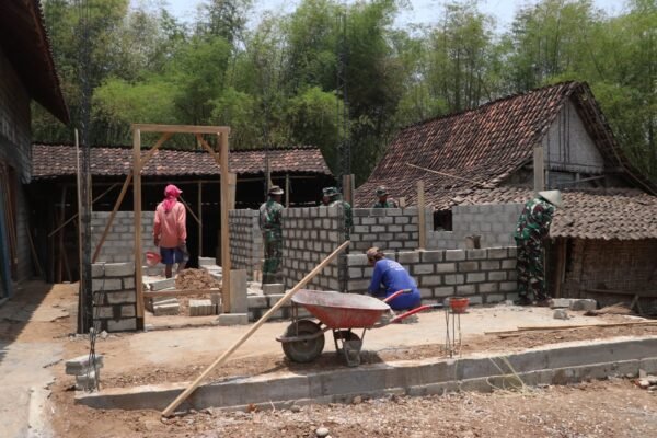 Dukungan Komunitas Mempercepat Pembangunan Rumah Layak di Tulungagung