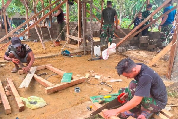 Satgas TMMD Landak Ciptakan Ruang Hidup Layak bagi Keluarga Ibu Suhanim
