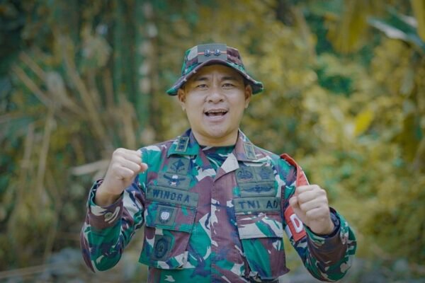 Kopi Jadi Jembatan Keakraban TNI dan Warga di TMMD Luwu Timur