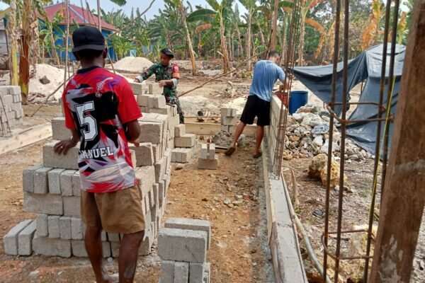 Pembangunan Rumah Layak Huni: Kolaborasi TNI dan Komunitas di Halmahera Tengah