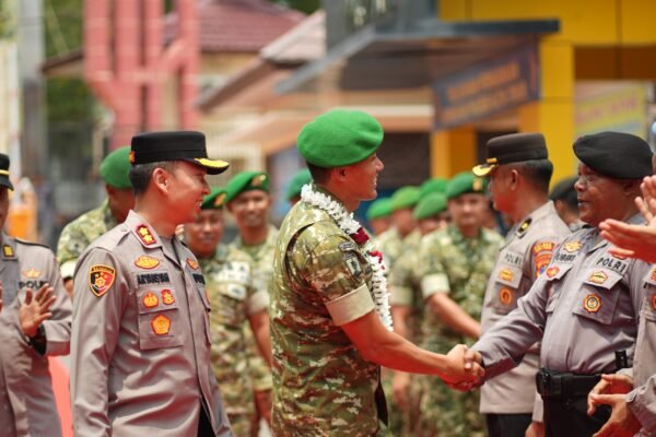 Kunjungan Kolonel Agussalim Tuo untuk Perkuat Hubungan TNI dan Polri di Kutim