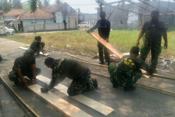 Peran Strategis Bekisting dalam Proyek TMMD ke-130 di Desa Sumur Bandung