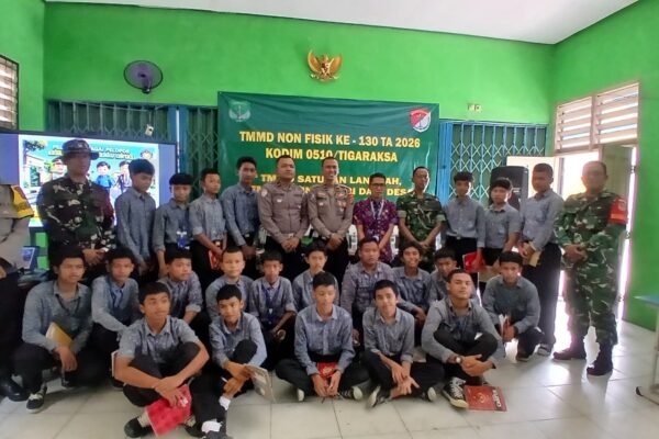 TMMD ke-130 Kodim 0510/Tigaraksa Ajak Siswa SMP Kenali Keselamatan Lalu Lintas