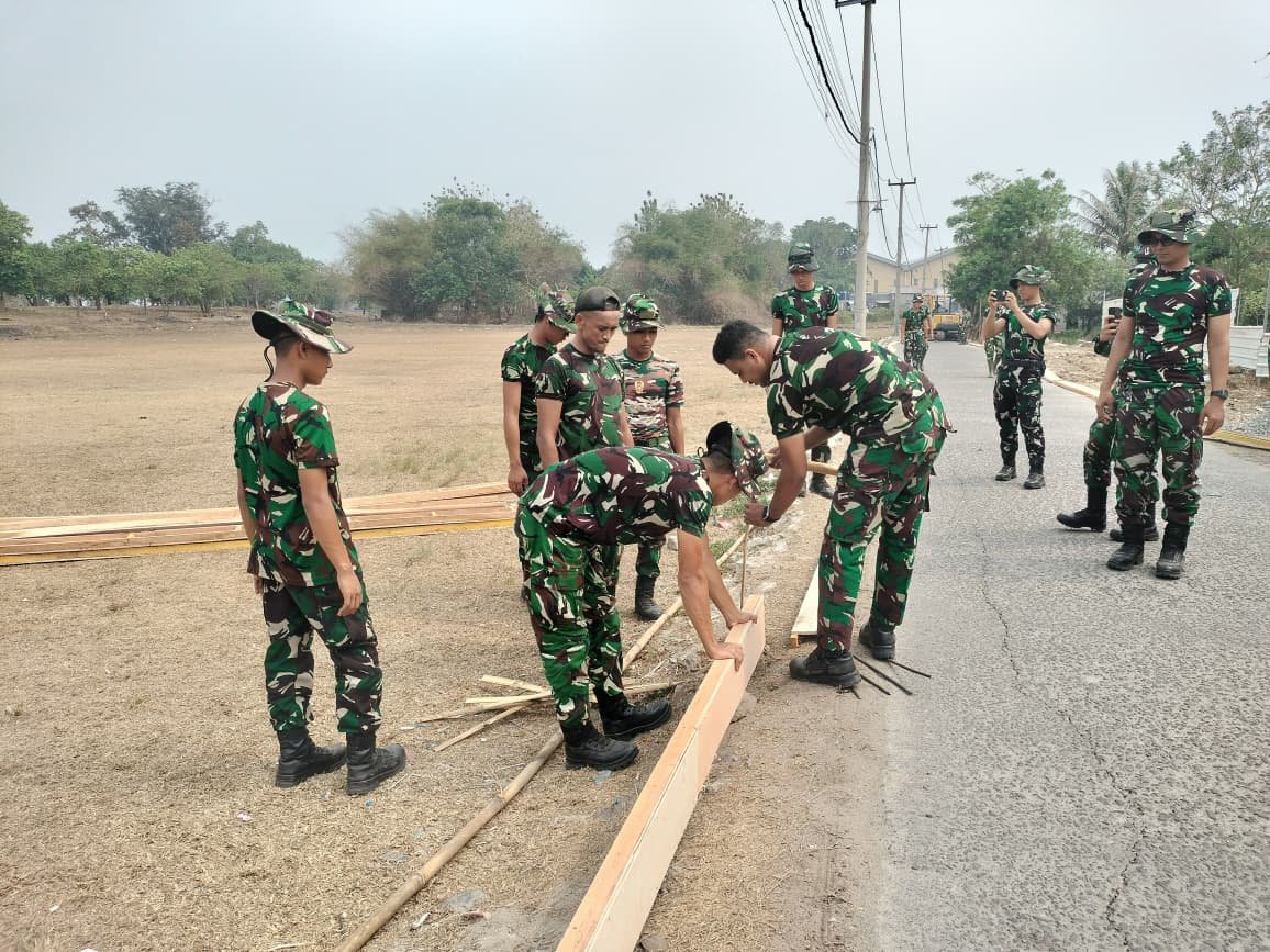 Satgas TMMD 130 Kodim 0510 Tingkatkan Fasilitas di Desa Sumur Bandung