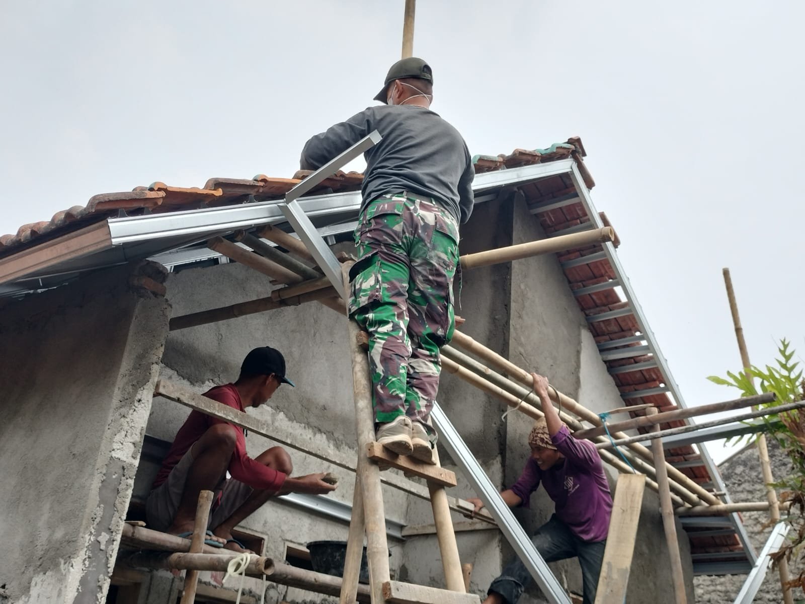 Program TMMD TNI Bantu Bapak M. Syafi’i Miliki Tempat Tinggal Layak